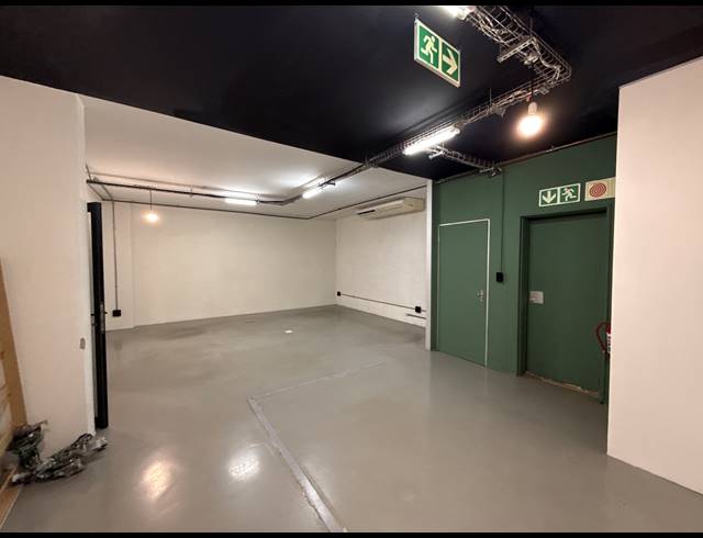 92M² OFFICE TO LET IN GREENSIDE